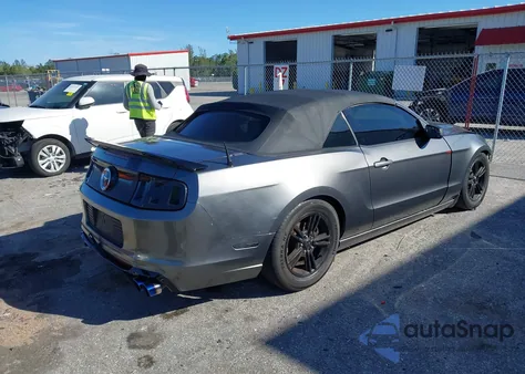 2014 Ford Mustang V6 из США, поврежденный, VIN 1ZVBP8EM2E5292790